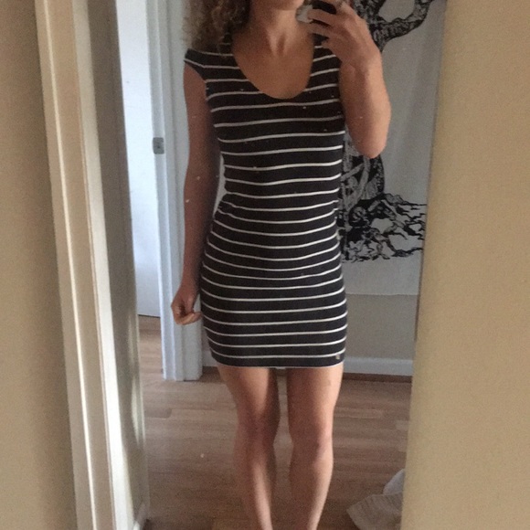 H&M navy striped fitted t-shirt dress - Picture 2 of 5